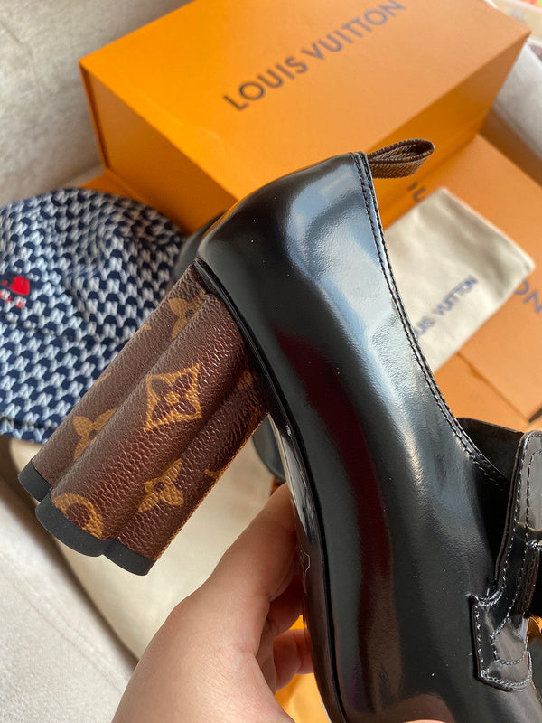 Louis Vuitton designer shoes full view