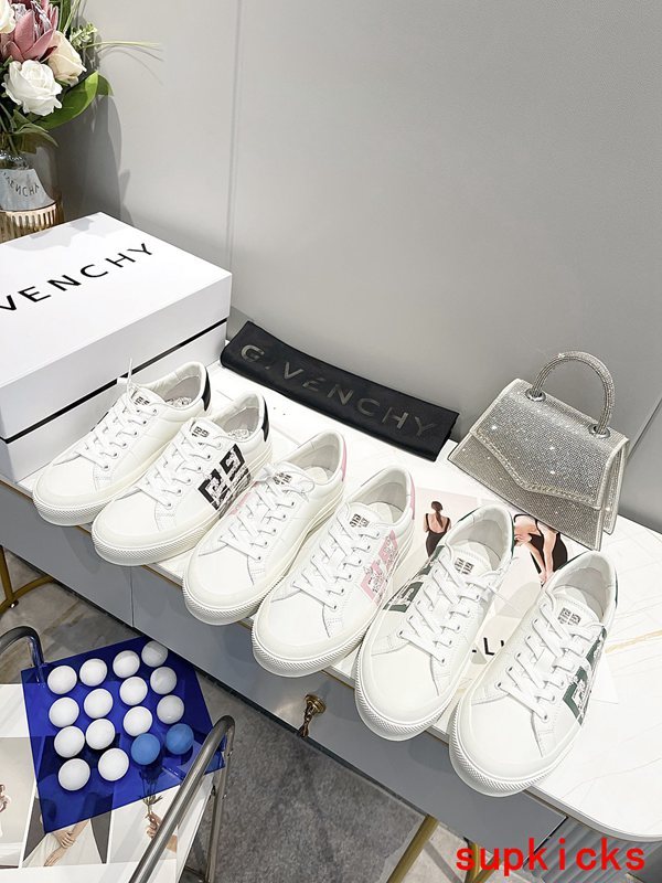 Givenchy shoes Style 056 - logo and branding close-up