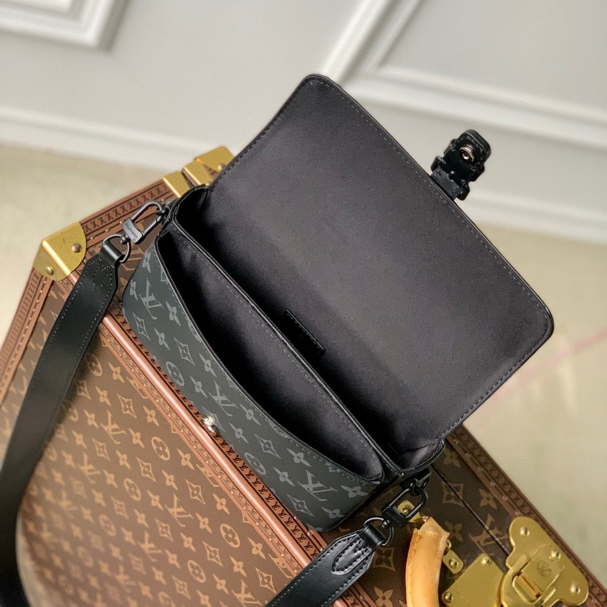 Louis Vuitton Wallets- Louis Vuitton Lou Montsouris Wearable Wallet Premium Leather Designer Wallet