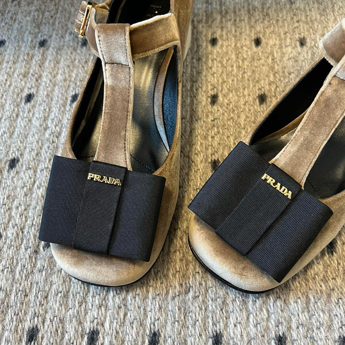Shoes- Pd Pumps Luxury Lifestyle Designer Footwear