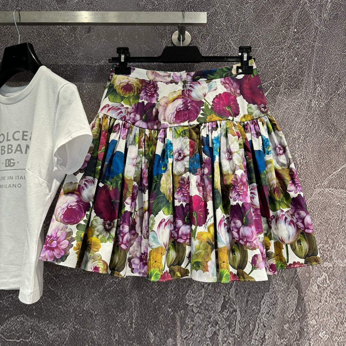 Skirts- D&g Skirt Elegant Designer Casual Skirt