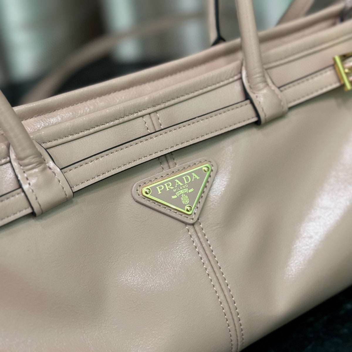 Bags- Pd Medium Leather Handbag Luxury Designer Leather Handbag