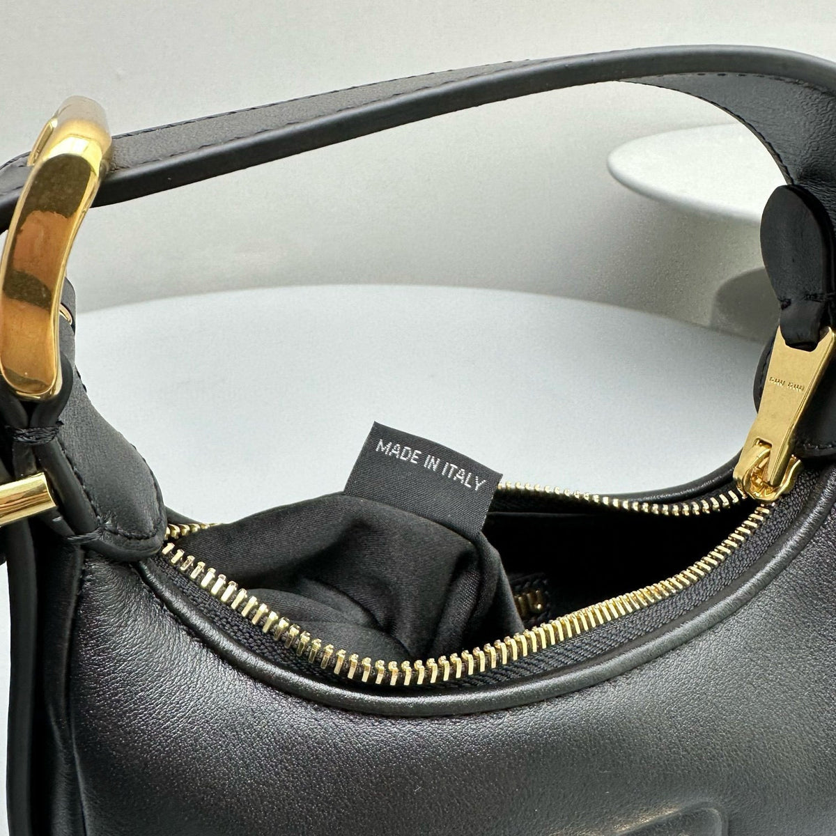 Bags- Miu M Leather Hobo Bag Elegant Everyday Designer Handbag
