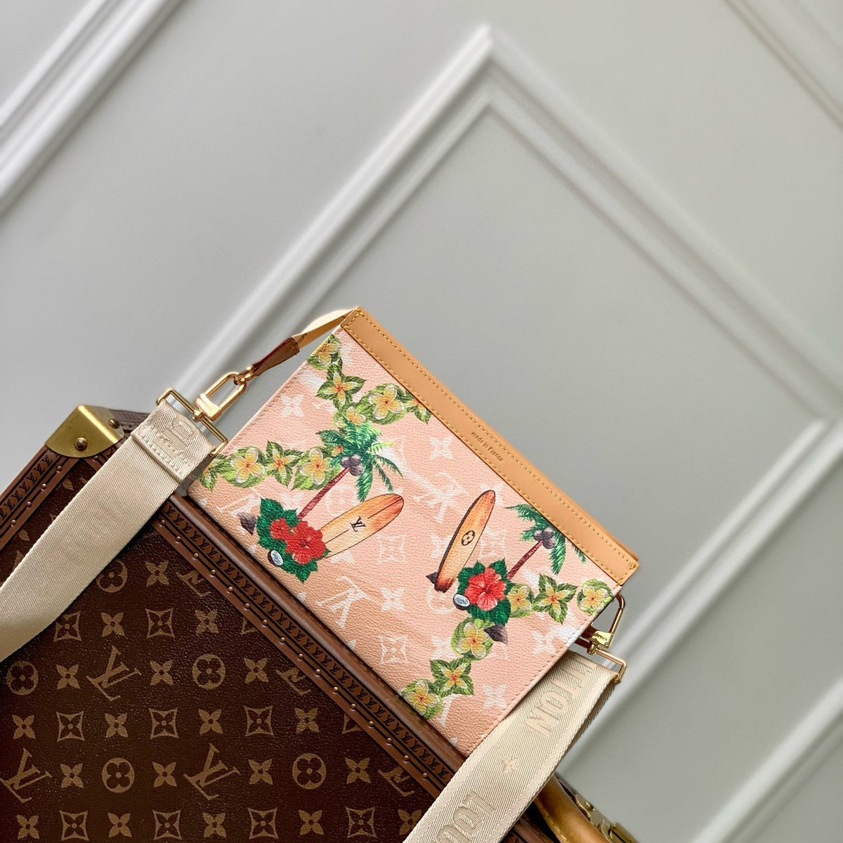Louis Vuitton Wallets- Louis Vuitton Lou Gaston Wearable Wallet Elegant Everyday Leather Wallet