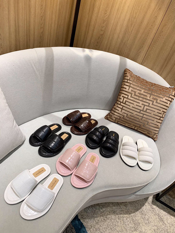 Balenciaga sandals Style 116 - top view showing design