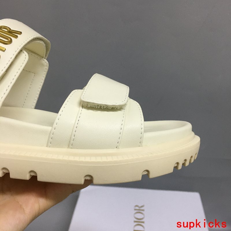 Dior shoes Style 028 - full pair display