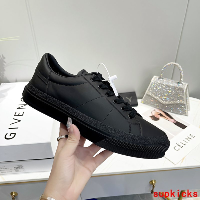 Givenchy shoes Style 095 - sole and craftsmanship detail