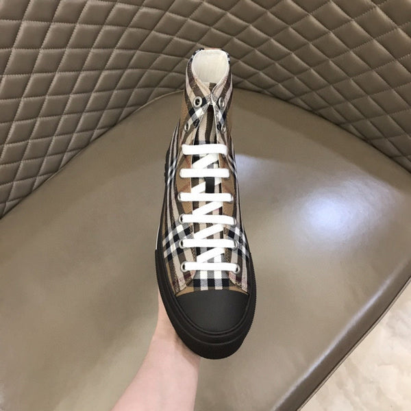 Burberry shoes Style 267 - sole and craftsmanship detail