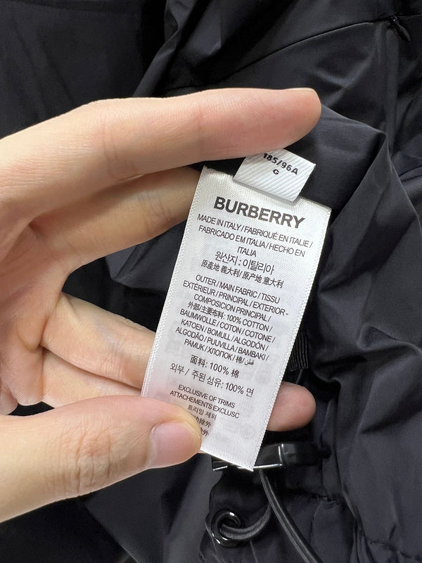 Styling view of Burberry luxury piece style No.553