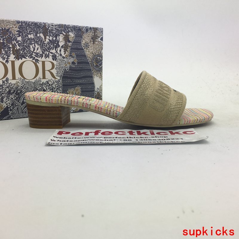 Dior shoes Style 032 - true-to-life color detail