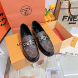 Louis Vuitton shoes Style 424 - top view showing design