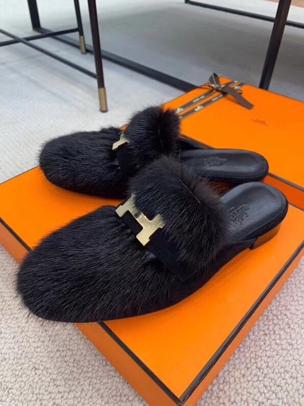 Hermès White Chelsea Boots - Detail Shot of Craftsmanship