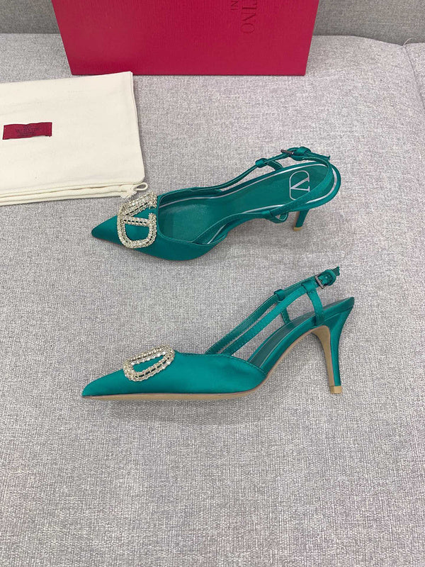 Styling view of Valentino Garavani luxury piece style No.207