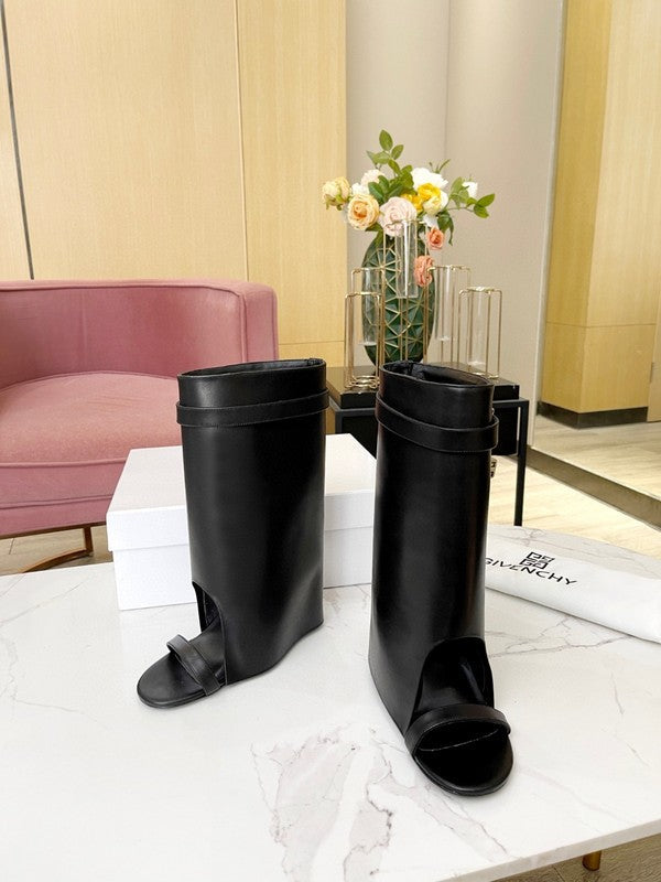 Givenchy shoes Style 137 - top view showing design