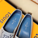 Three-quarter angle view of Louis Vuitton luxury piece style No.113