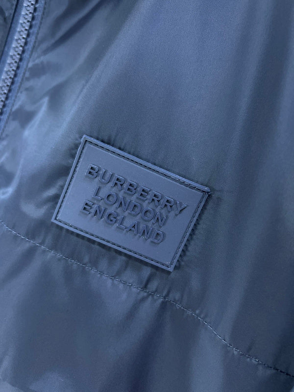 Full silhouette view of Burberry luxury piece style No.552