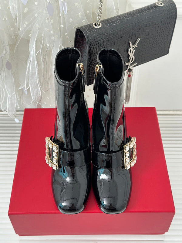 Close-up detail view of Roger Vivier luxury piece style No.102