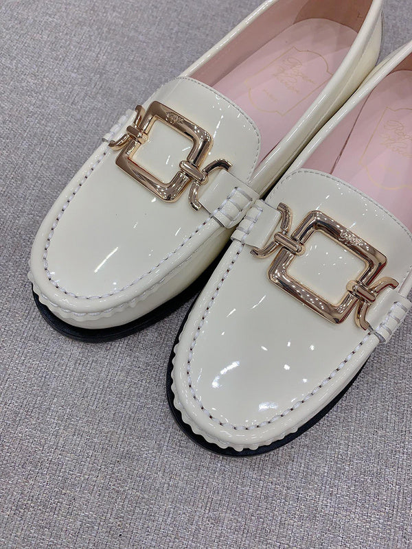 Texture and finish detail of Roger Vivier luxury piece style No.070