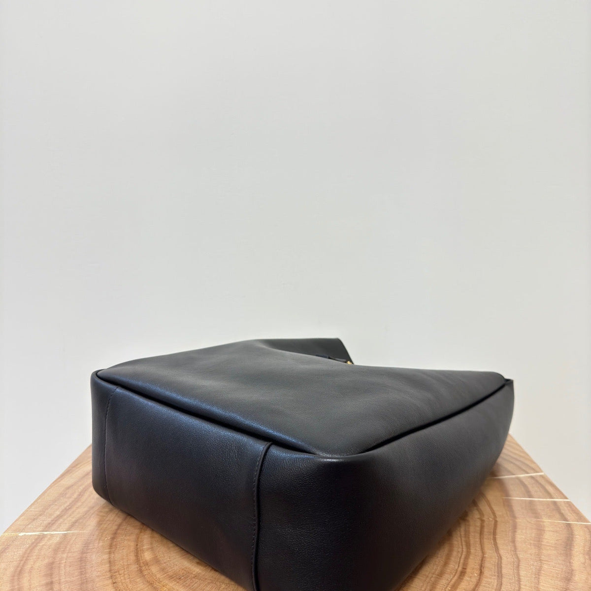 Saint Laurent Bags- Saint Laurent Le 5 À 7 Supple Large Bag Elegant Everyday Designer Handbag