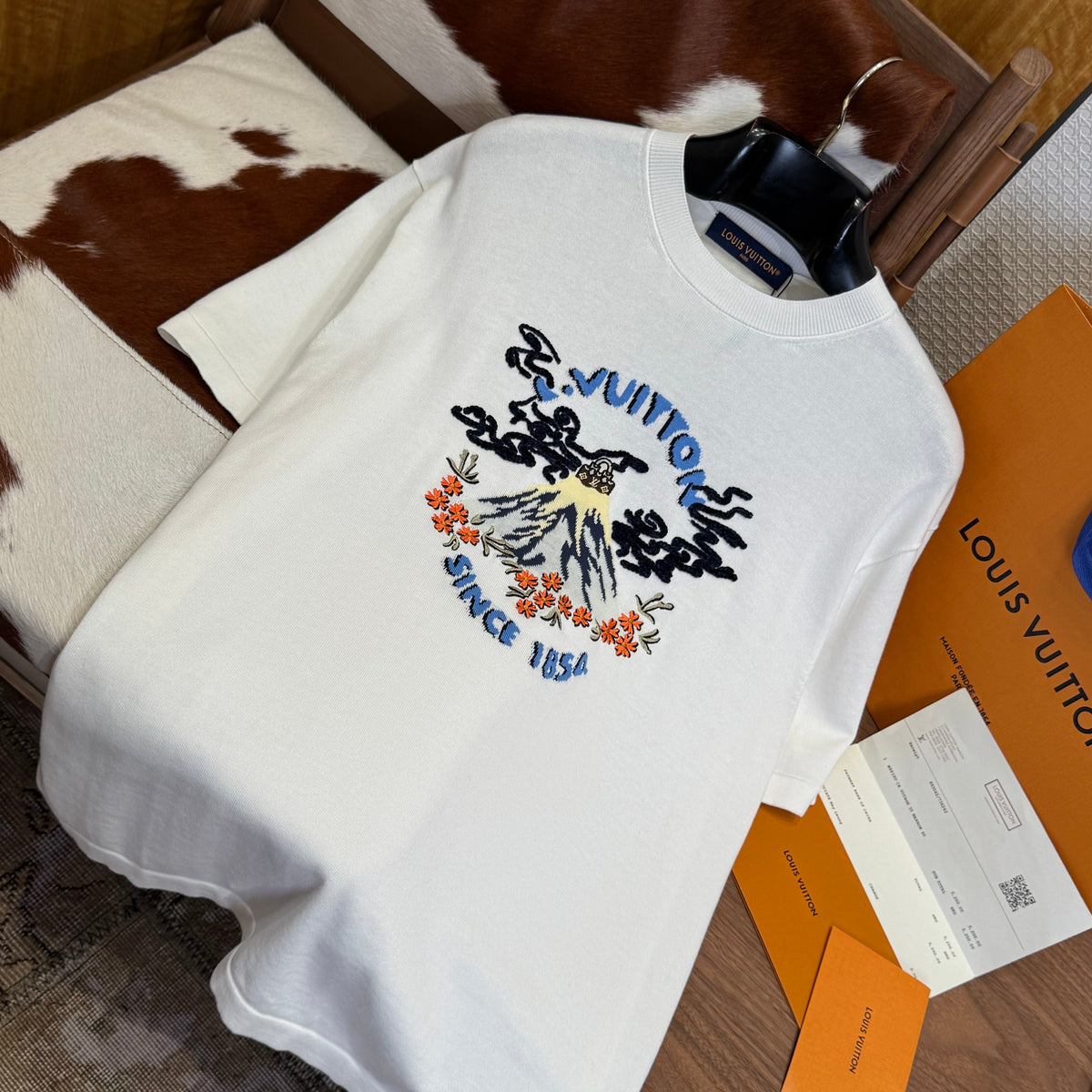 Louis Vuitton T-Shirts- Louis Vuitton Lou T-shirt Casual Everyday Designer Tee