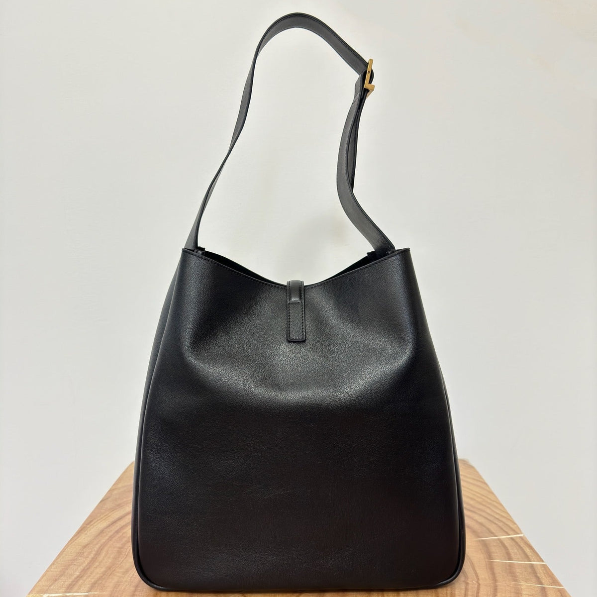 Saint Laurent Bags- Saint Laurent Le 5 À 7 Supple Large Bag Elegant Everyday Designer Handbag