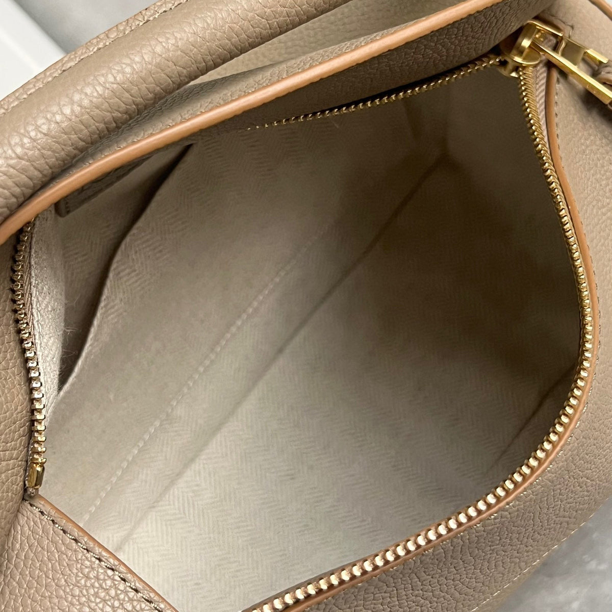 Bags- Loew Small Puzzle Edge Bag Elegant Everyday Designer Handbag