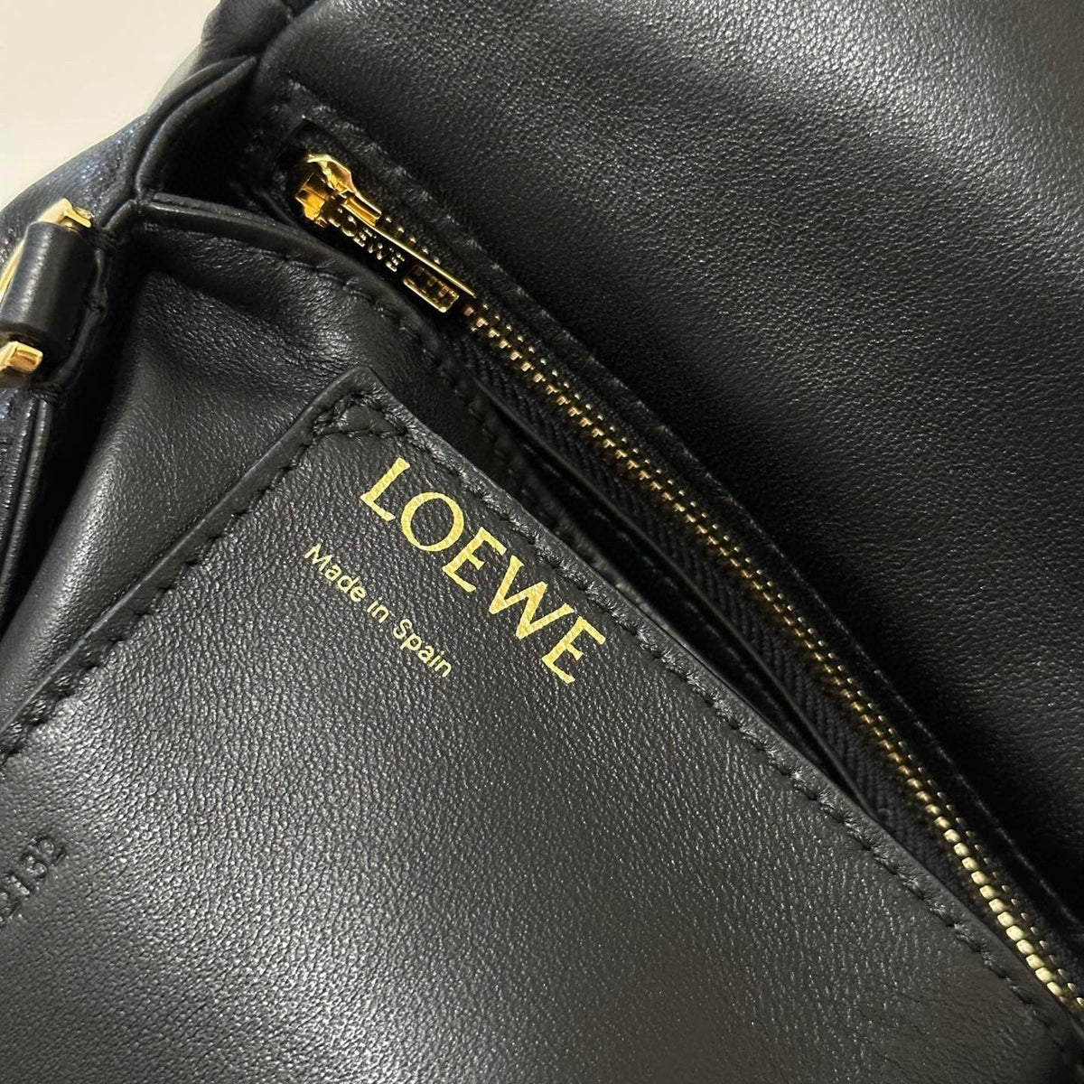Bags- Loew Puffer Goya Bag Elegant Everyday Designer Handbag