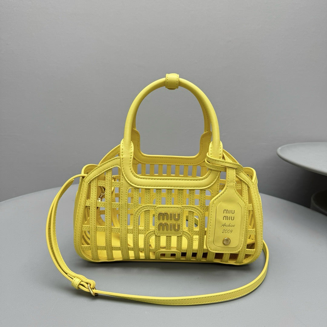 Bags- Miu M Leather Basket Bag Elegant Everyday Designer Handbag