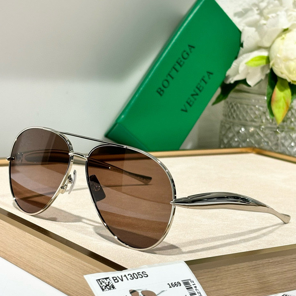 Bottega Veneta Sunglasses – luxury designer piece at Velouxe