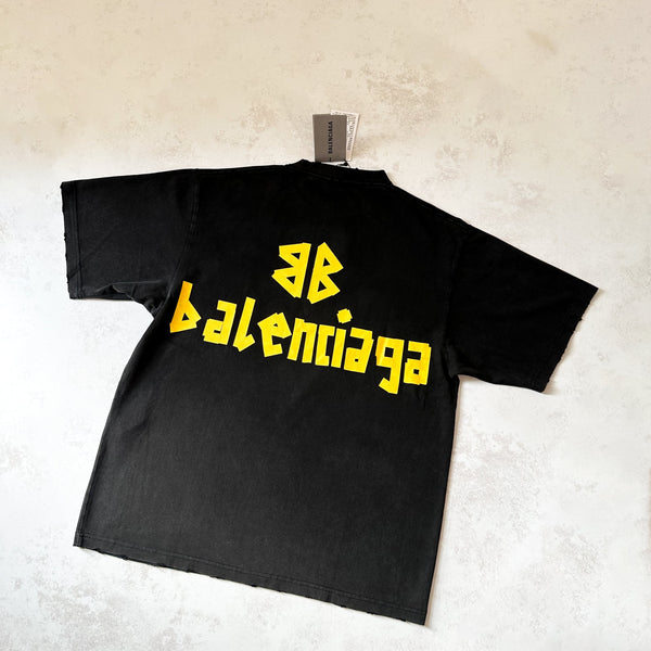 Balenciaga T-Shirt Nd detail shot – authentic designer craftsmanship