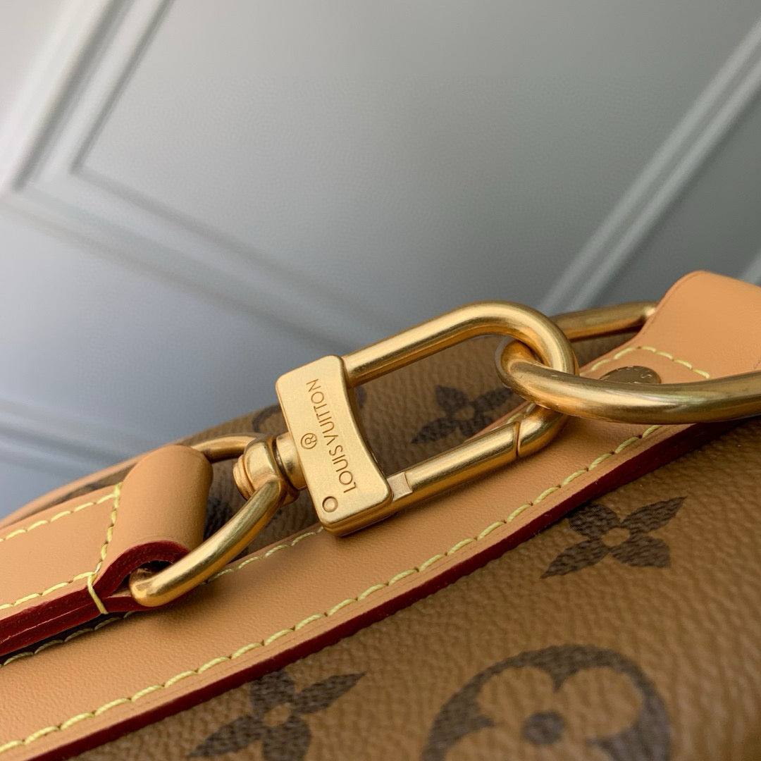 Velouxe Bags?  Velouxe Lou Keepall 25 Bag Premium Designer Shoulder Bag
