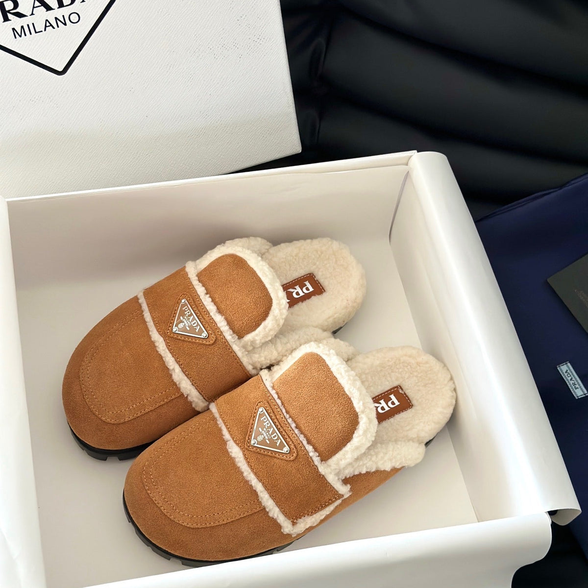 Accessories- Pd Shearling Slippers Luxury Designer Fashion Accessory