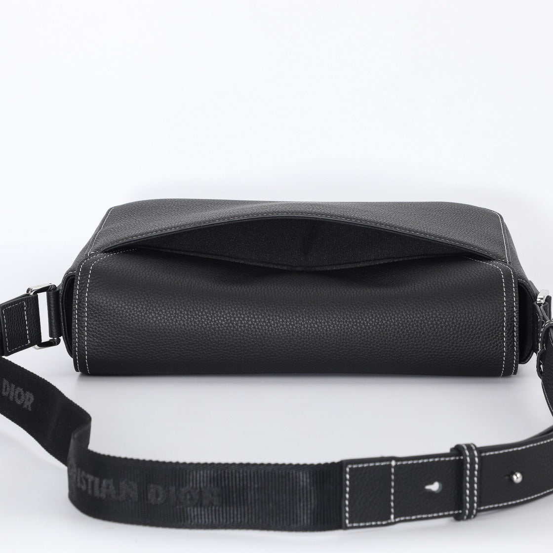 Dior Bags- Dior Saddle Messenger Bag Elegant Everyday Designer Handbag