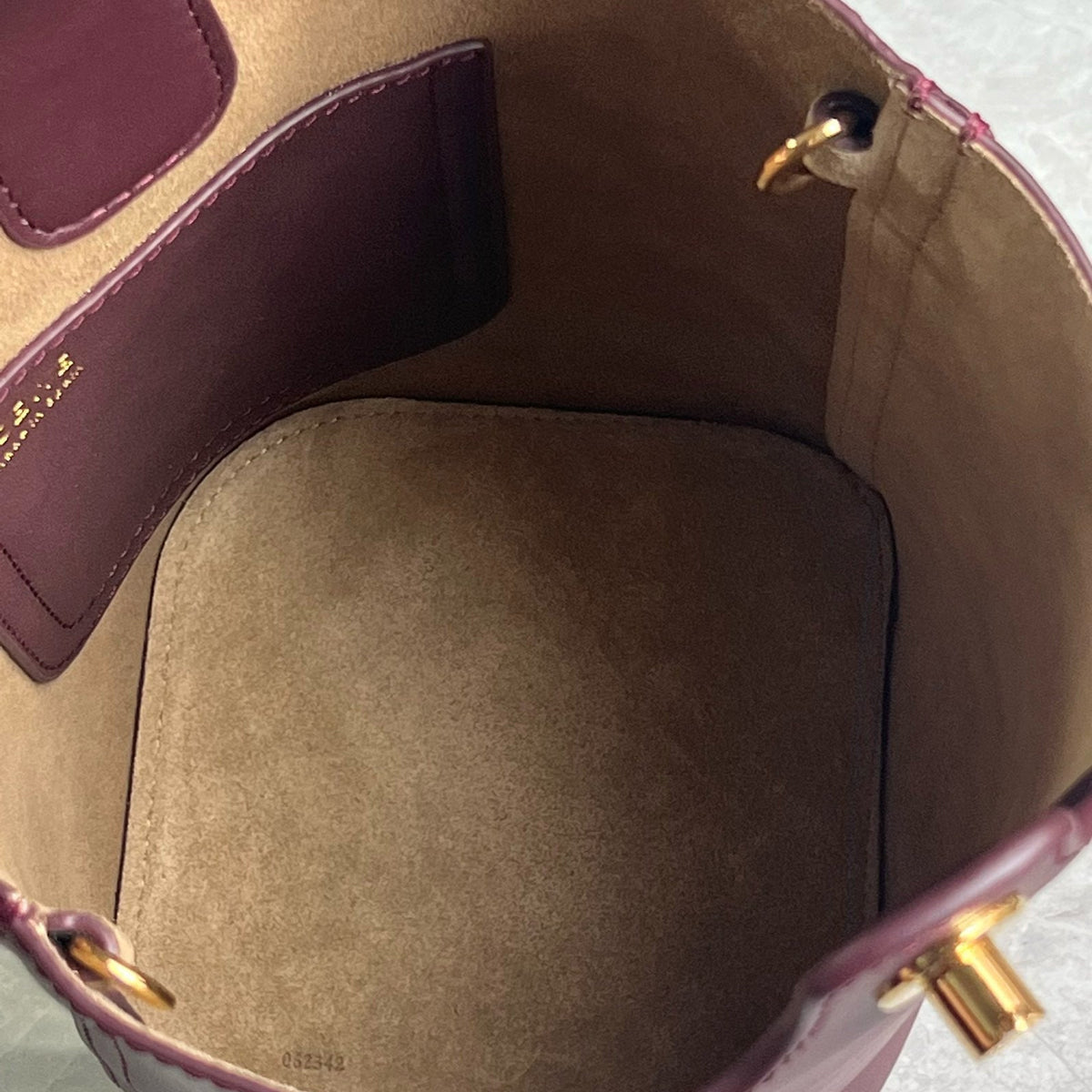 Bags- Loew Mini Pebble Bucket Bag Elegant Everyday Designer Handbag