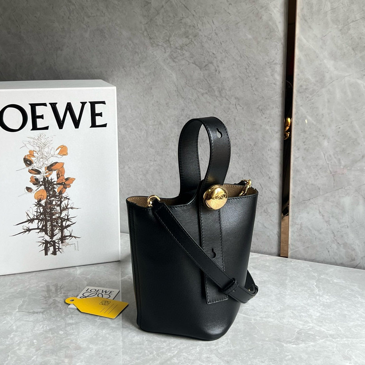 Bags- Loew Mini Pebble Bucket Bag Elegant Everyday Designer Handbag