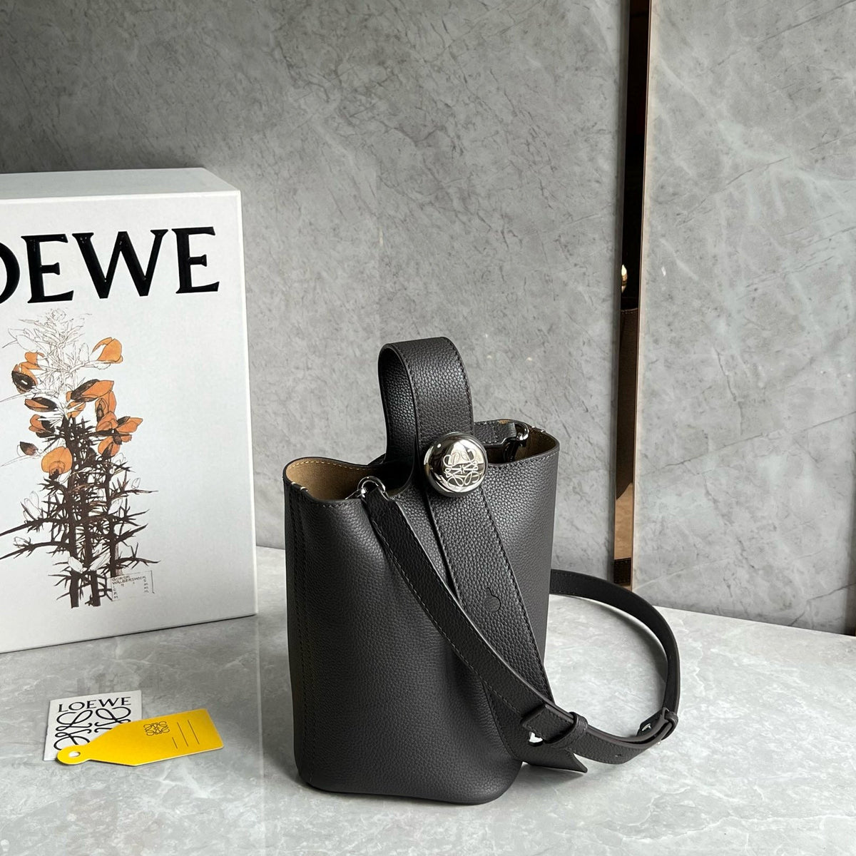 Bags- Loew Mini Pebble Bucket Bag Luxury Designer Leather Handbag