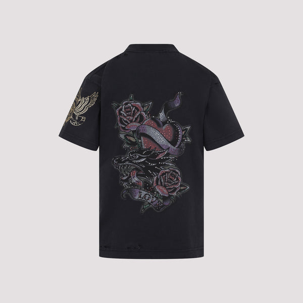 Close-up of Balenciaga t-shirts & polos hardware and fine stitching