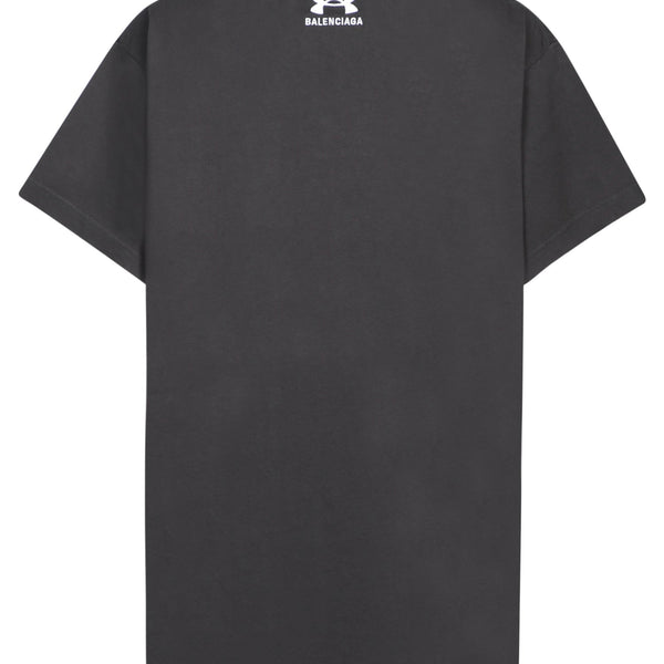 Balenciaga premium t-shirts & polos detail and craftsmanship close-up