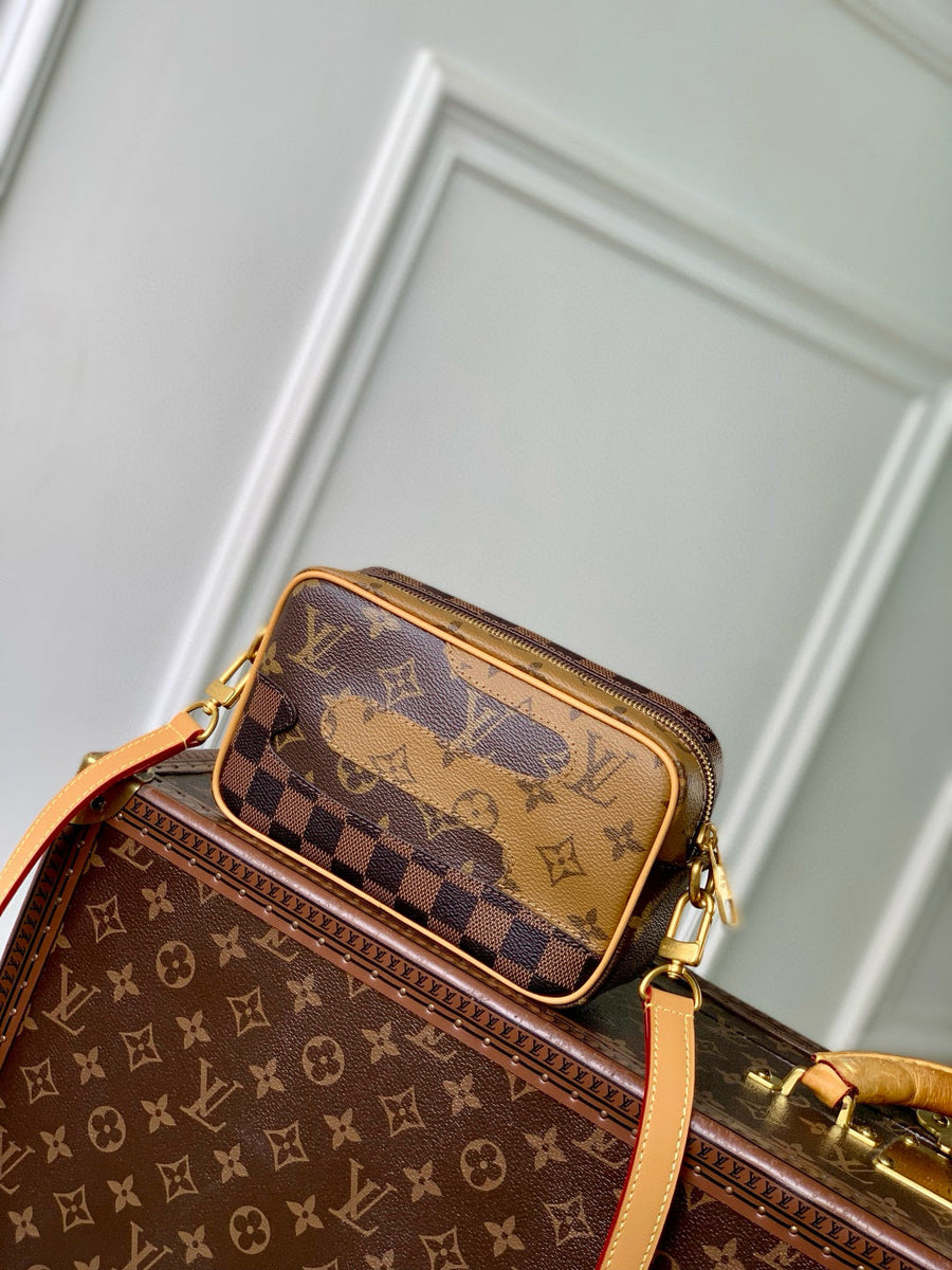 Velouxe Wallets?  Velouxe Lou Trocadero Wearable Wallet Elegant Everyday Leather Wallet