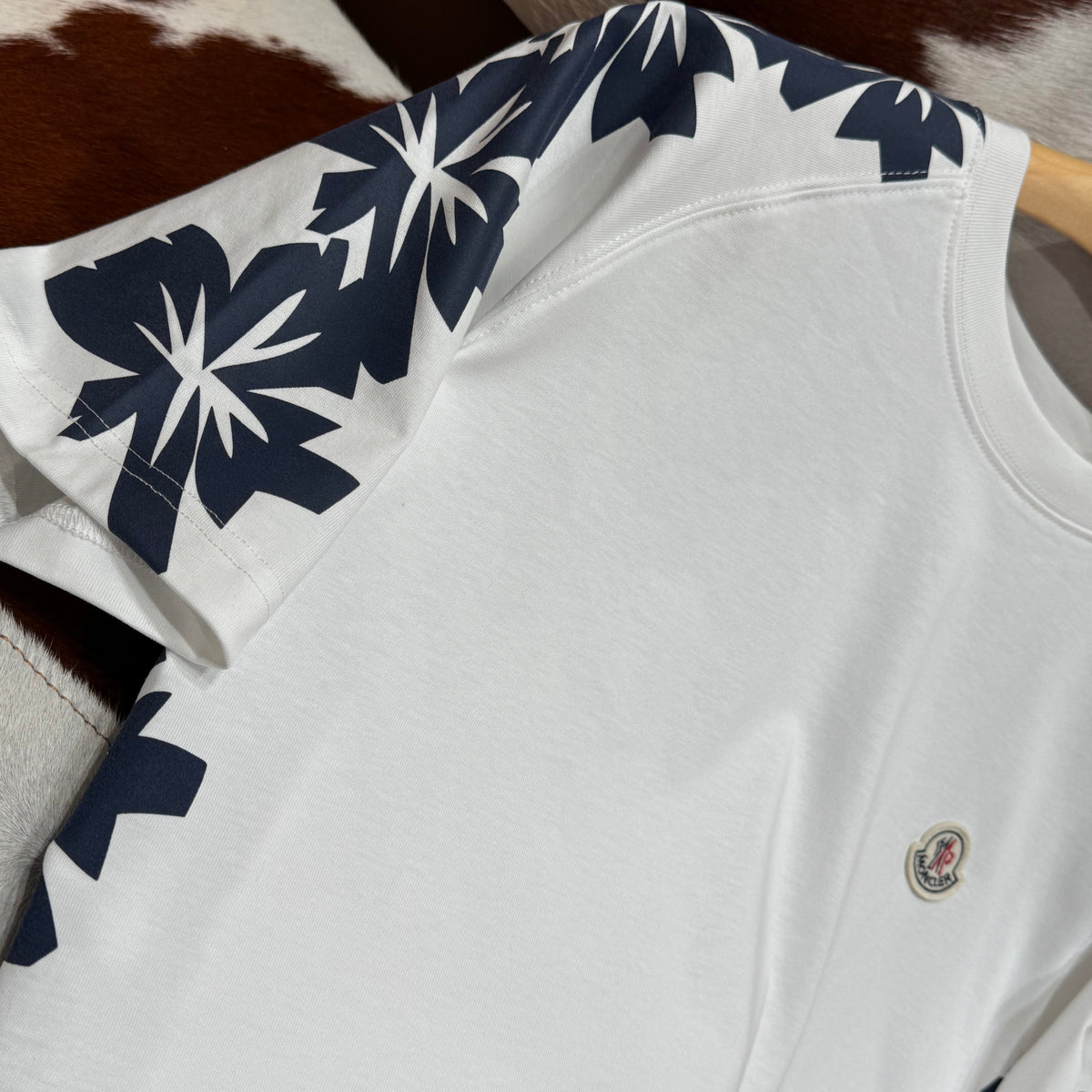 T-Shirts- Monc T-shirt Casual Everyday Designer Tee