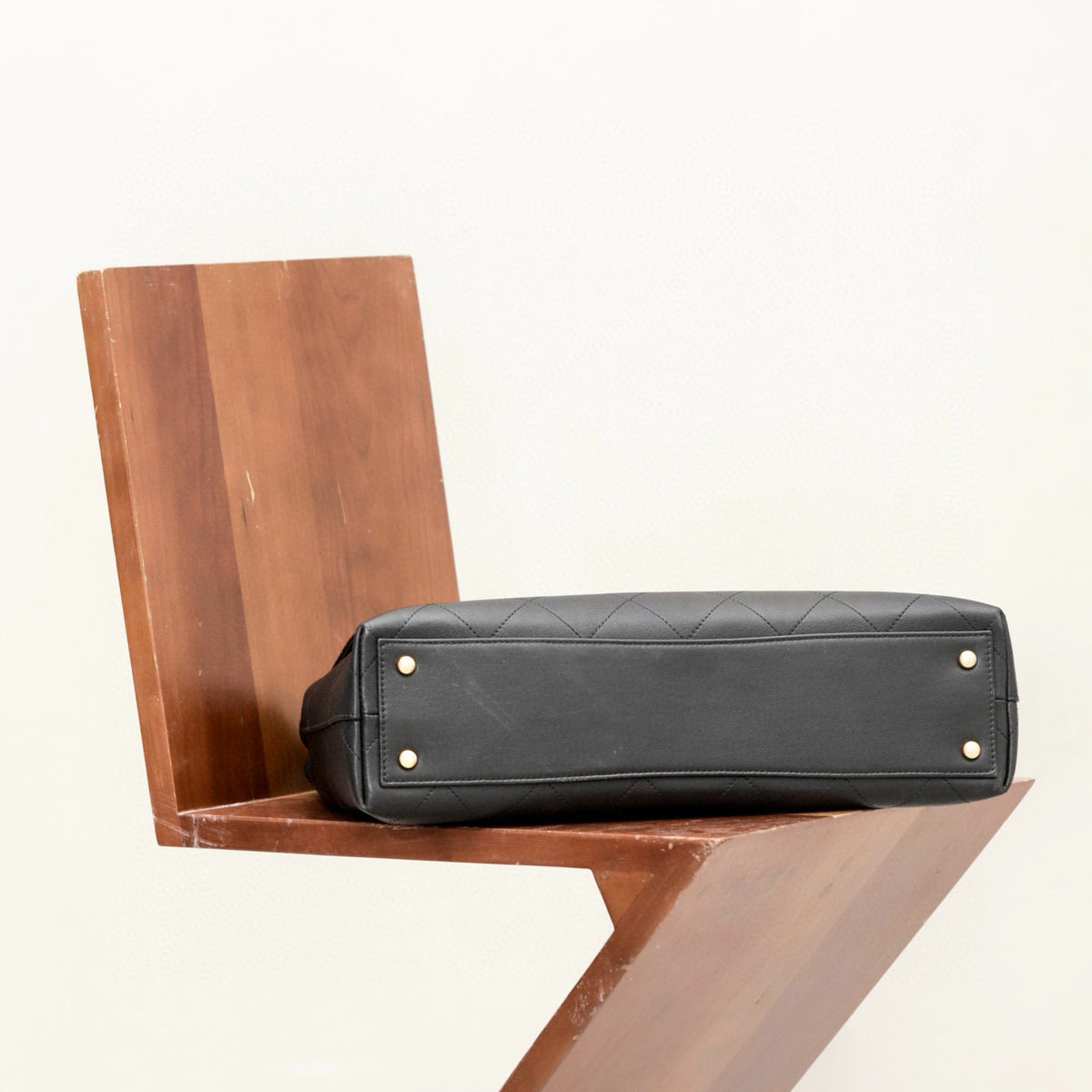 Chanel 25S Large Bag detail shot – authentic designer craftsmanship