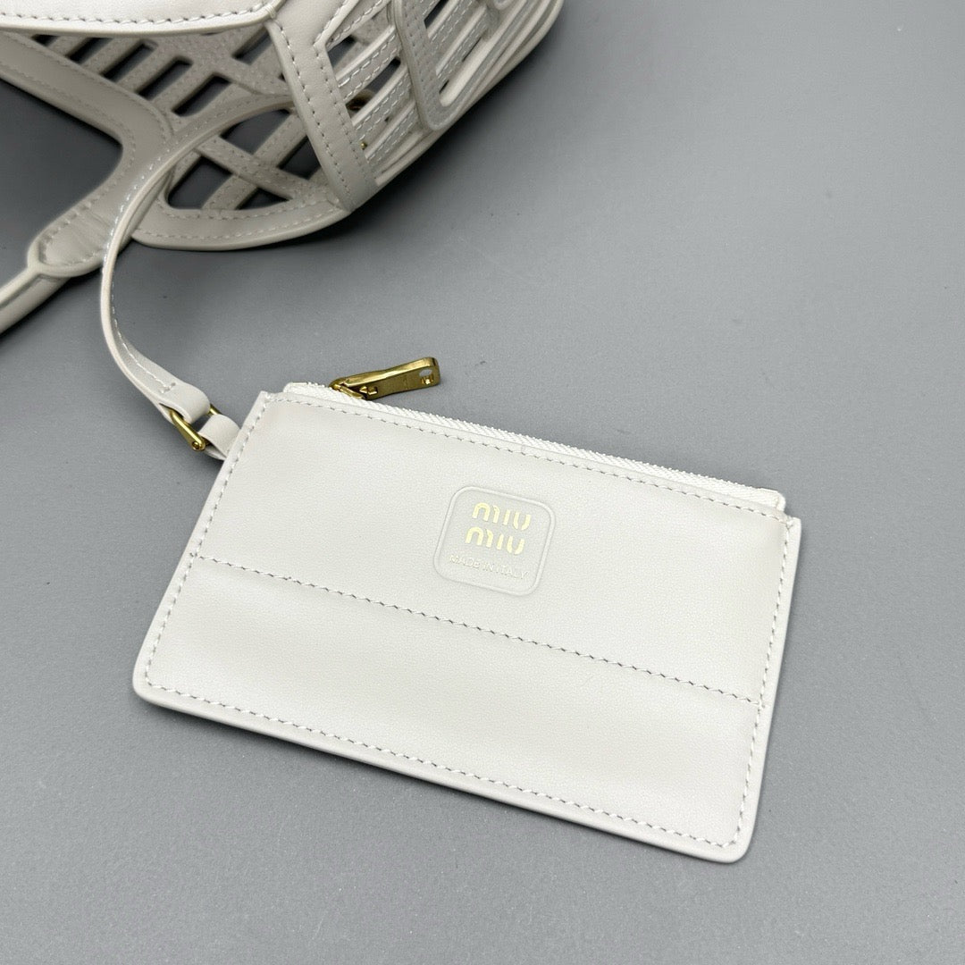 Bags- Miu M Leather Basket Bag Elegant Everyday Designer Handbag