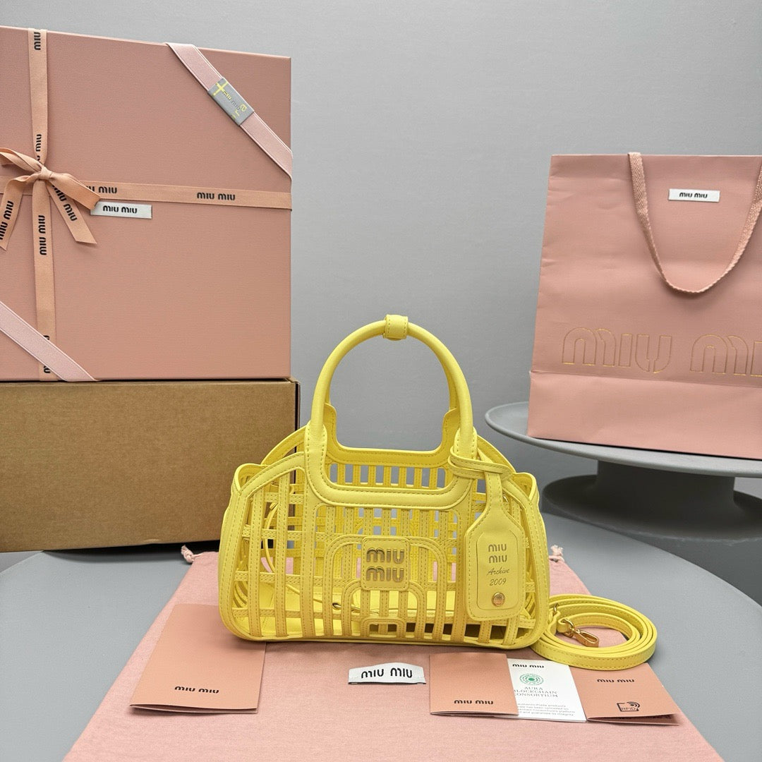 Bags- Miu M Leather Basket Bag Elegant Everyday Designer Handbag