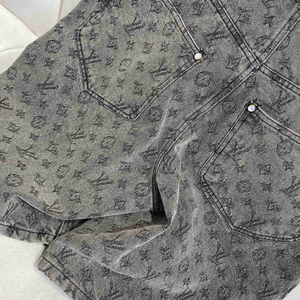 Louis Vuitton Jeans- Louis Vuitton Lou Denim Shorts Classic Everyday Designer Jeans