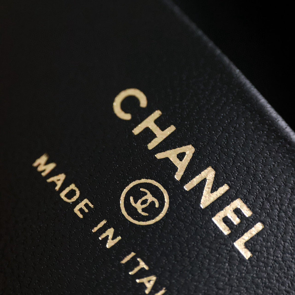 Chanel 24B Hobo Bag detail shot – authentic designer craftsmanship