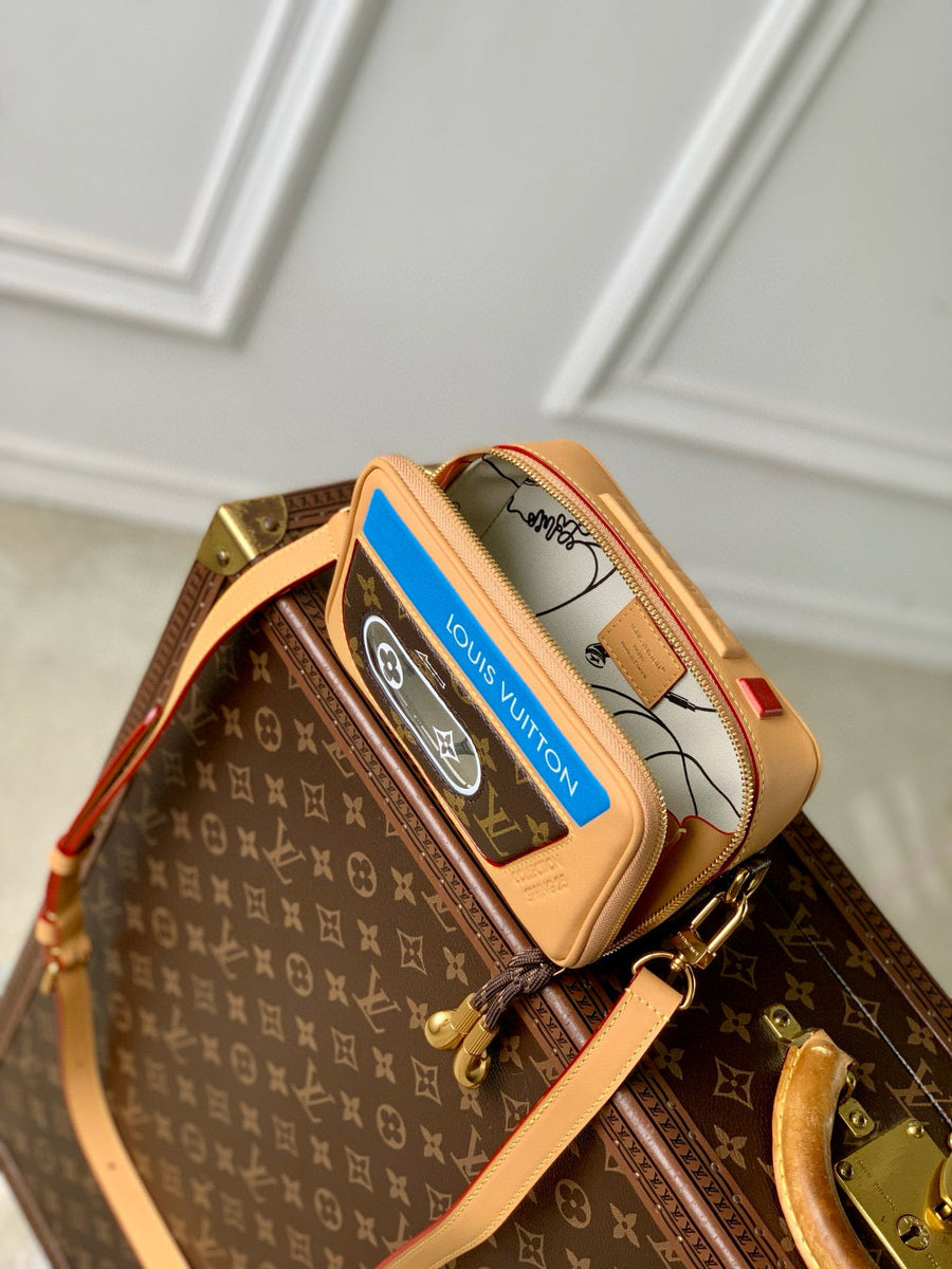 Louis Vuitton Wallets- Louis Vuitton Lou Baladeur Wearable Wallet Compact Luxury Card Wallet