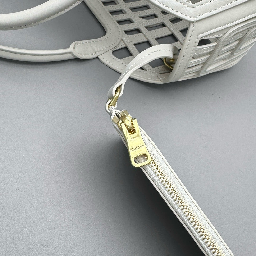 Bags- Miu M Leather Basket Bag Elegant Everyday Designer Handbag