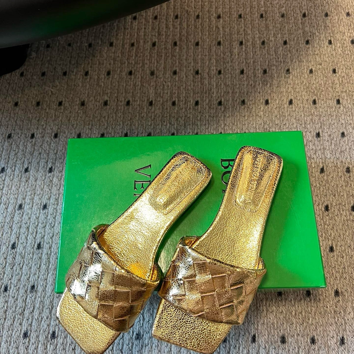 Shoes- Bott V Sandals Comfortable Everyday Designer Shoes