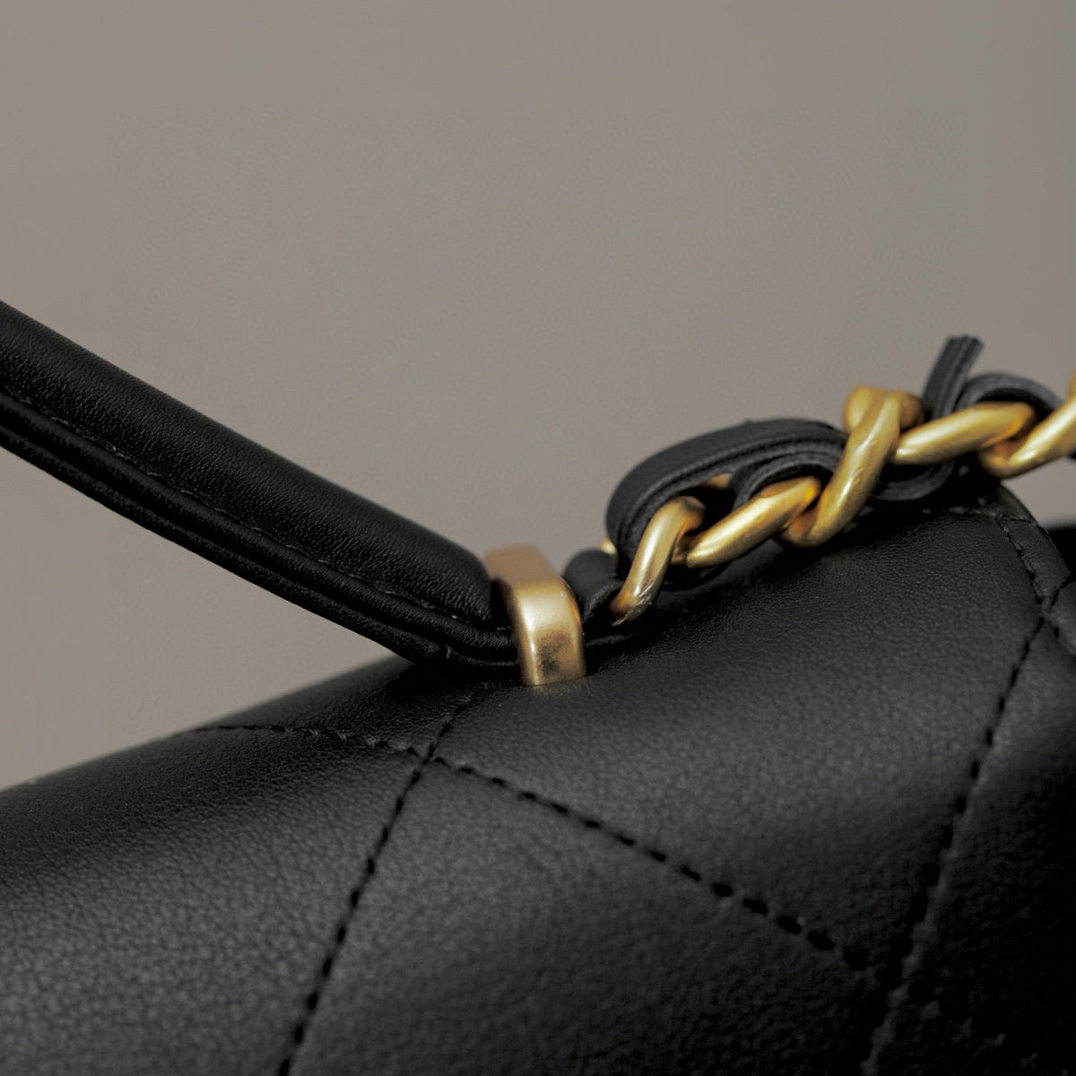 Chanel 25S Large Bag detail shot – authentic designer craftsmanship