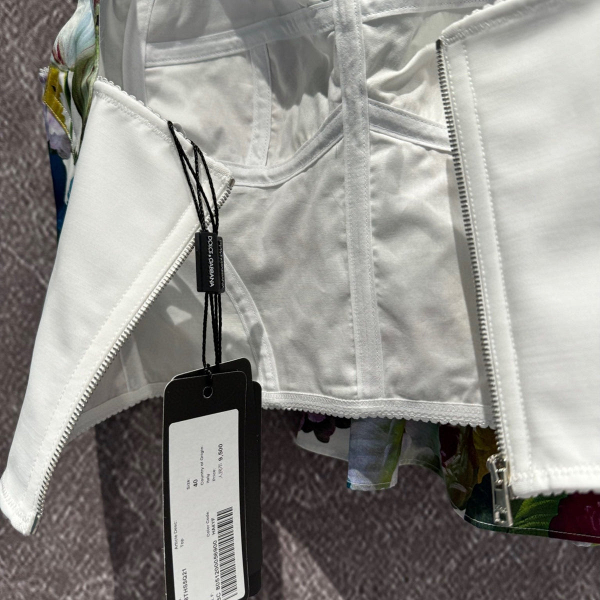 Tops- D&g Top Elegant Everyday Designer Top